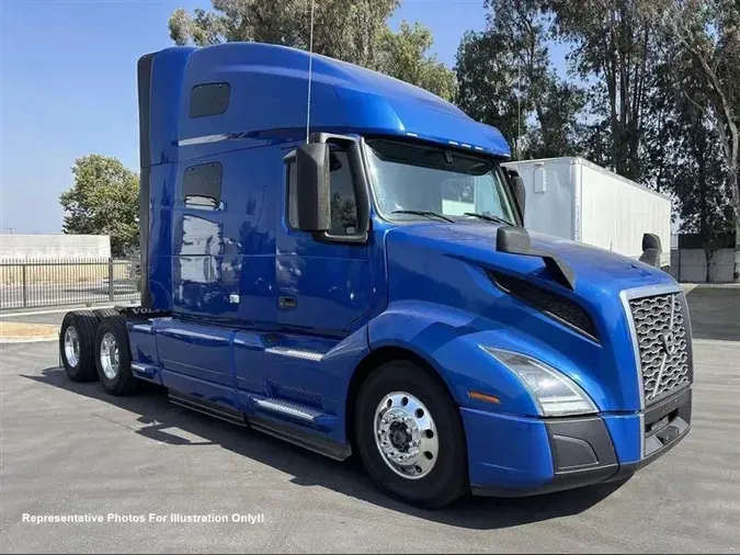 2021 VOLVO VNL760