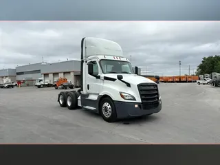 2020 Freightliner Cascadia 126