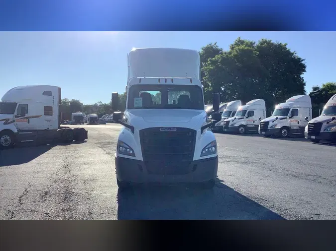 2020 Freightliner Cascadia 126