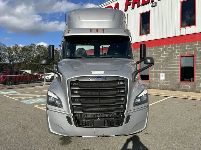 2022 Freightliner Cascadia 116