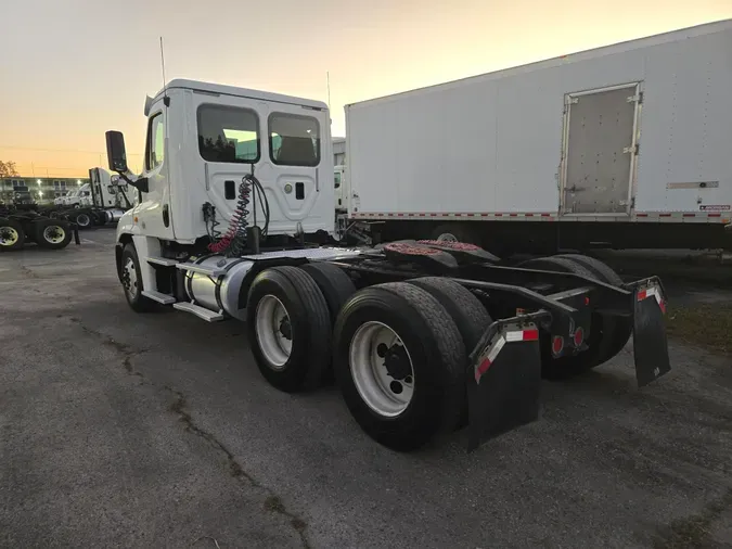 2017 FREIGHTLINER/MERCEDES CASCADIA 125