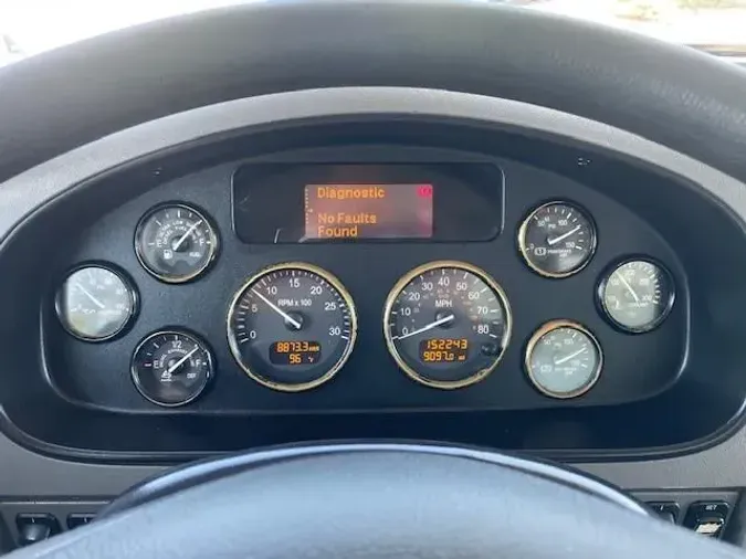 2020 Peterbilt 337