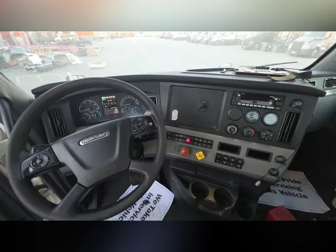 2020 Freightliner Cascadia 126390d66e0c7dc6dc860e51dc8f136755a