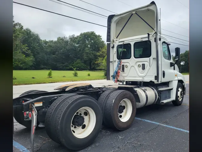 2017 FREIGHTLINER/MERCEDES CASCADIA 125