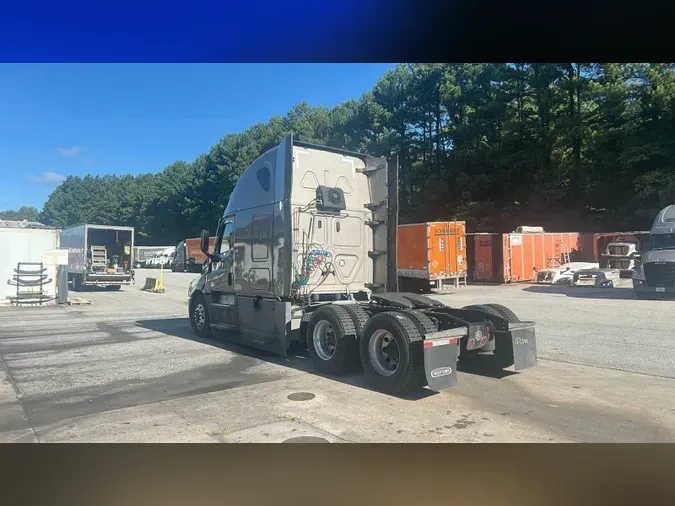 2022 Freightliner Cascadia 126