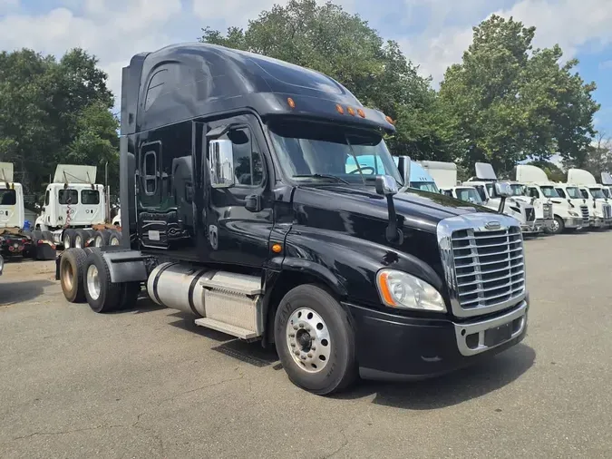 2019 FREIGHTLINER CASCADIA 125