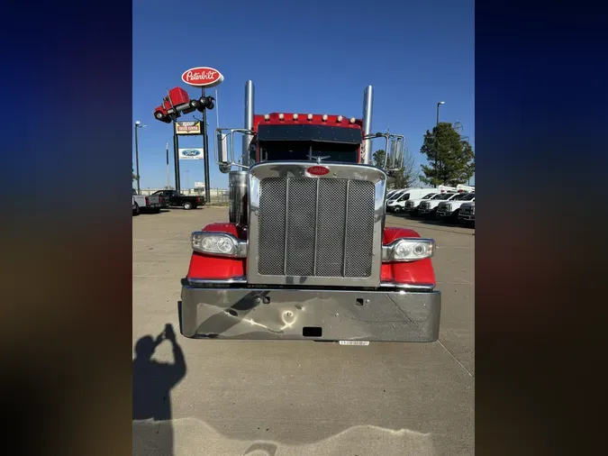 2024 Peterbilt 389