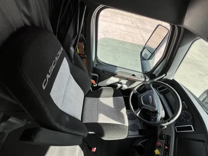 2018 Freightliner Cascadia 126