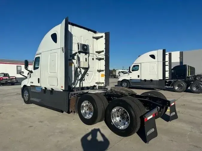 2020 Freightliner Cascadia