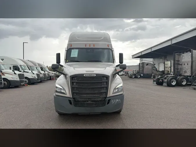 2025 Freightliner Cascadia 126