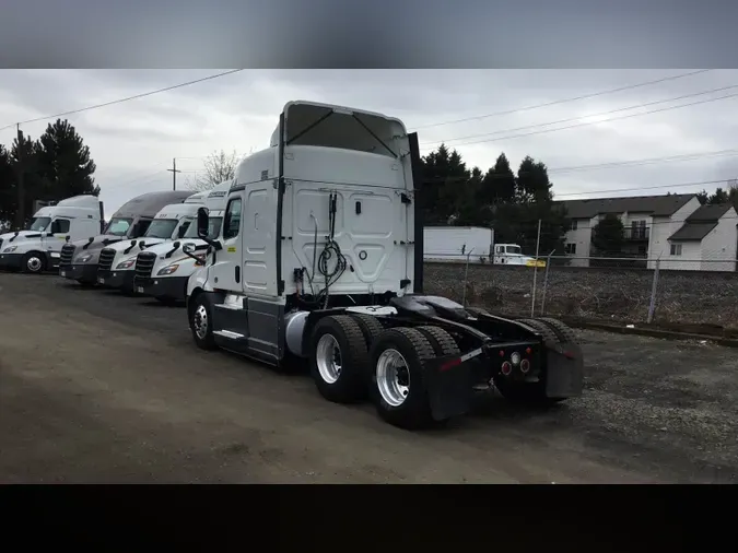 2020 Freightliner Cascadia