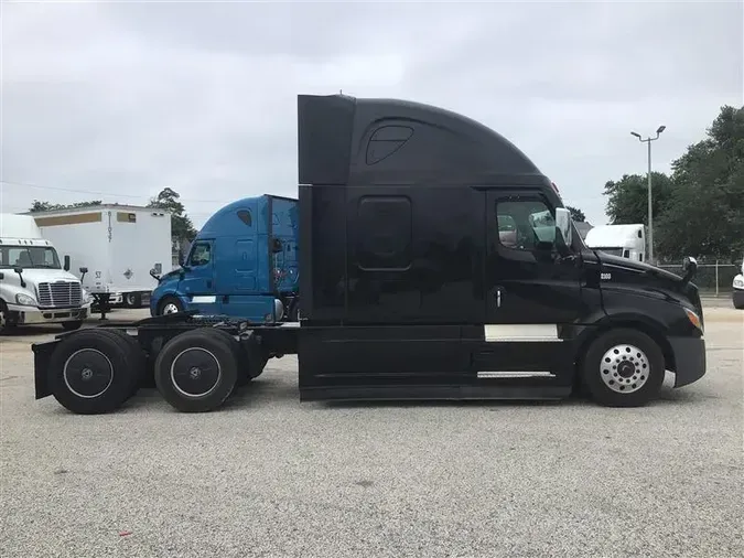 2021 FREIGHTLINER CA126