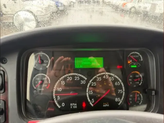 2018 FREIGHTLINER/MERCEDES M2 106