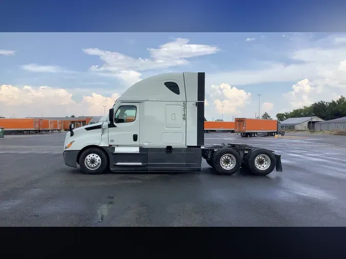 2022 Freightliner Cascadia 126