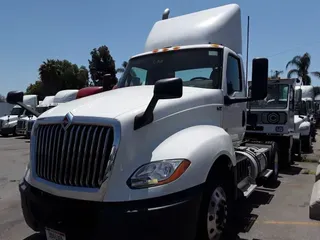 2021 NAVISTAR INTERNATIONAL LT625 DAYCAB S/A