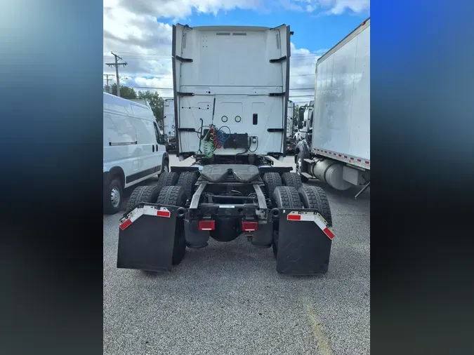 2019 NAVISTAR INTERNATIONAL LT625 SLPR CAB