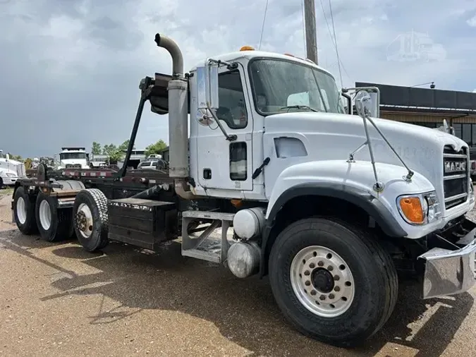 2006 MACK GRANITE CV713