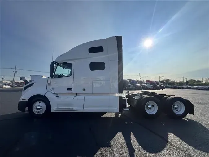 2019 VOLVO VNL760