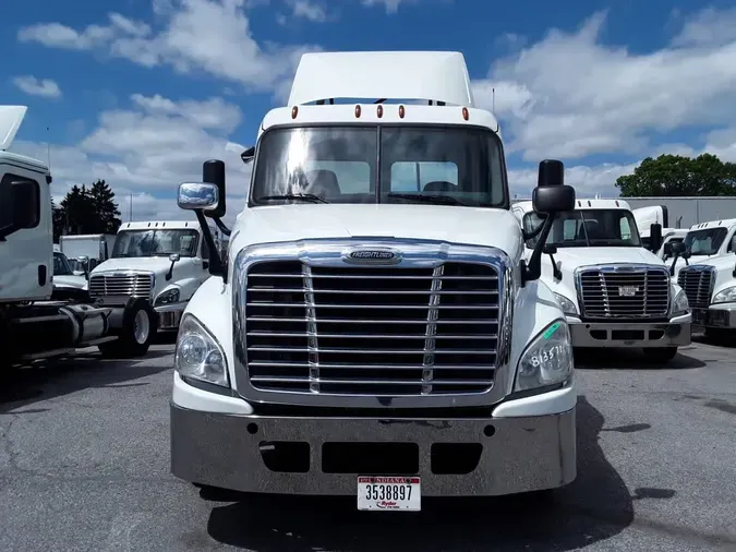 2019 FREIGHTLINER CASCADIA 125