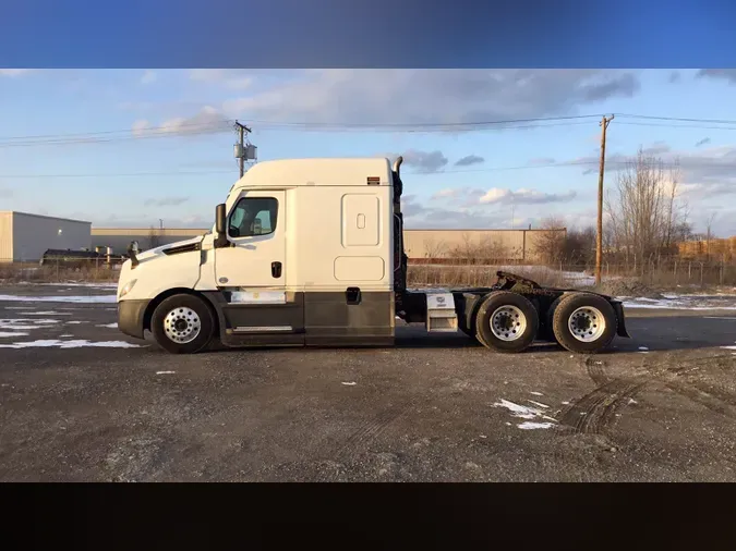 2022 Freightliner Cascadia 126