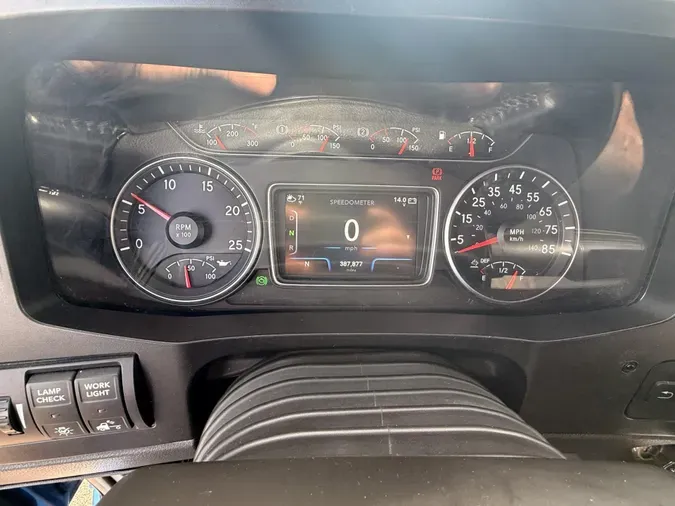 2022 International LT625