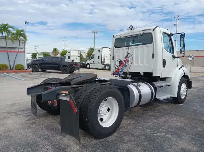 2018 FREIGHTLINER M2-112