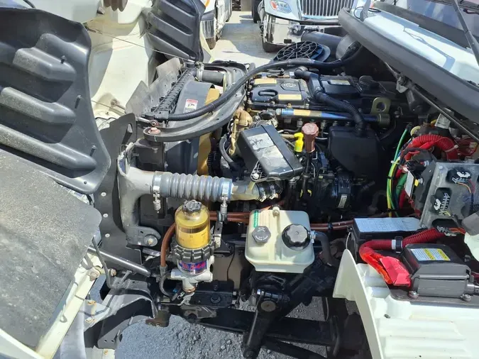 2019 FREIGHTLINER M2 106
