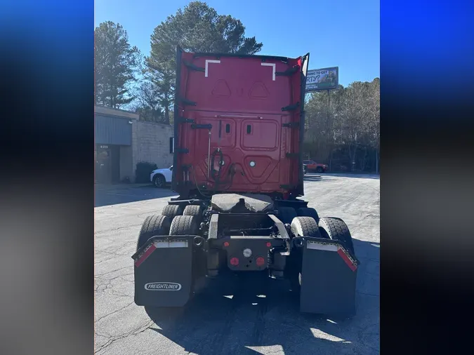 2021 FREIGHTLINER CASCADIA 126