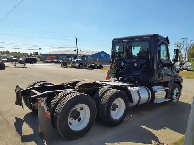 2018 FREIGHTLINER/MERCEDES CASCADIA 125