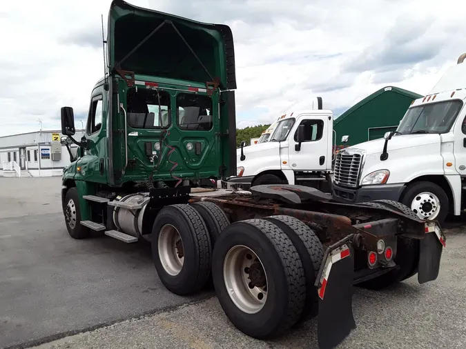 2017 FREIGHTLINER/MERCEDES CASCADIA 125