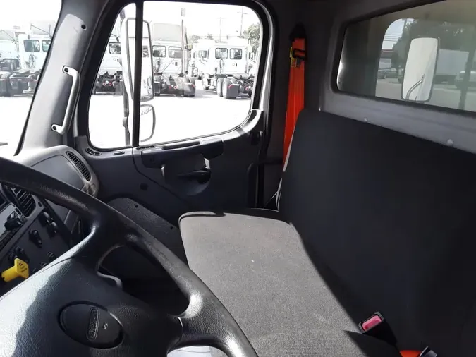 2021 FREIGHTLINER/MERCEDES M2 106