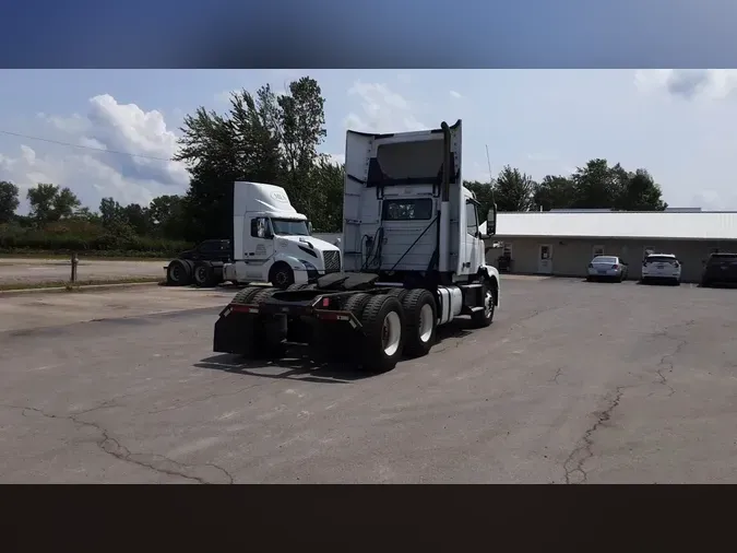 2016 Volvo VNL300