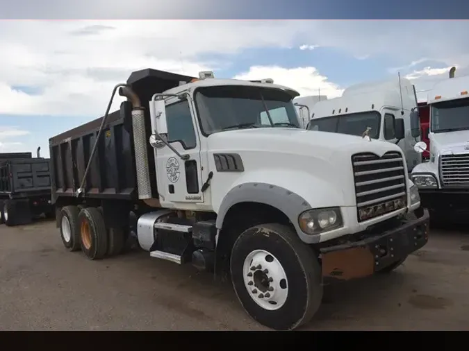 2012 MACK GRANITE GU713