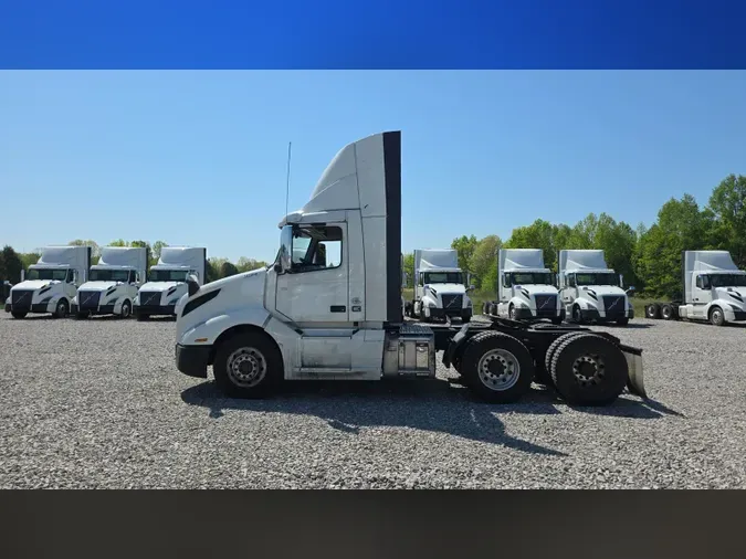 2020 Volvo VNL300