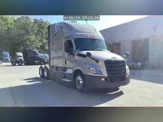 2021 Freightliner Cascadia