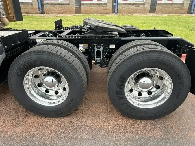 2022 KENWORTH T680