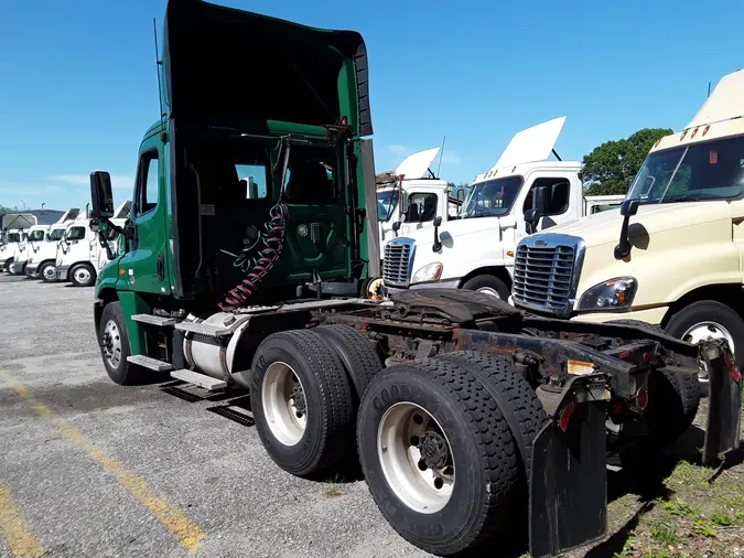 2017 FREIGHTLINER/MERCEDES CASCADIA 125