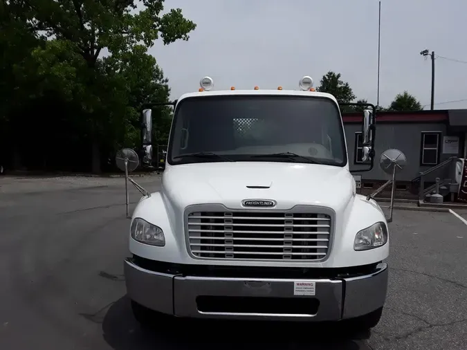 2018 FREIGHTLINER M2 106