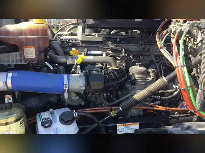 2021 Freightliner Cascadia 126