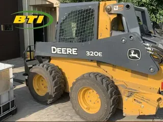 2017 John Deere 320E