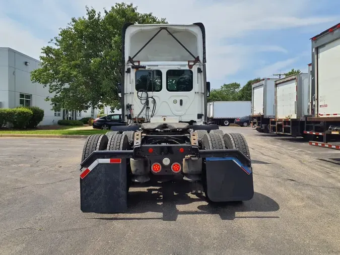 2018 FREIGHTLINER CASCADIA 113" DAYCAB