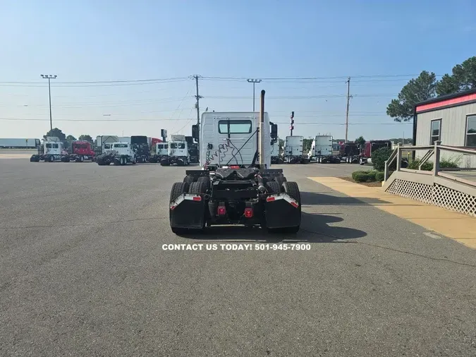 2019 VOLVO VNL64T-300