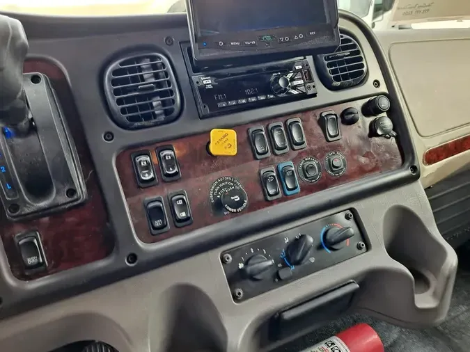 2019 FREIGHTLINER/MERCEDES M2 106