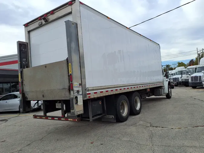 2017 FREIGHTLINER/MERCEDES M2 106