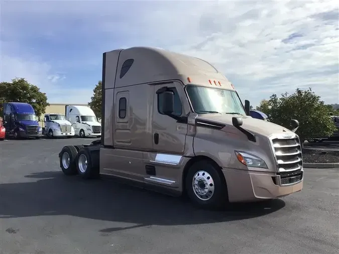 2021 FREIGHTLINER CA126