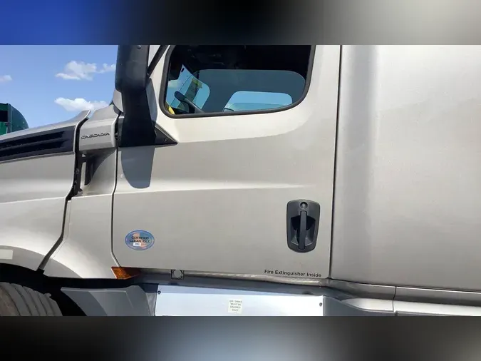 2024 Freightliner Cascadia 126