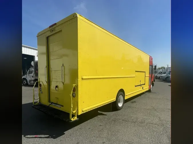 2017 FRTLR CUSTOM CHASSIS CORP MT55