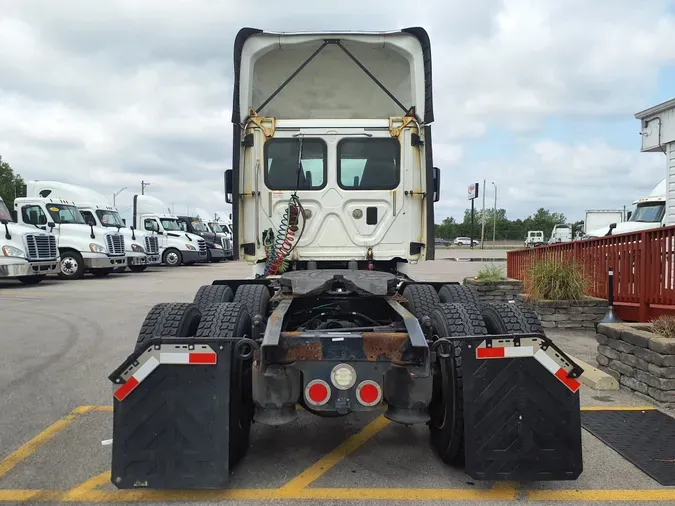 2016 FREIGHTLINER/MERCEDES CASCADIA 125