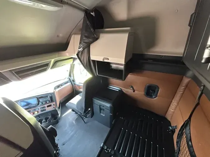 2022 FREIGHTLINER CASCADIA