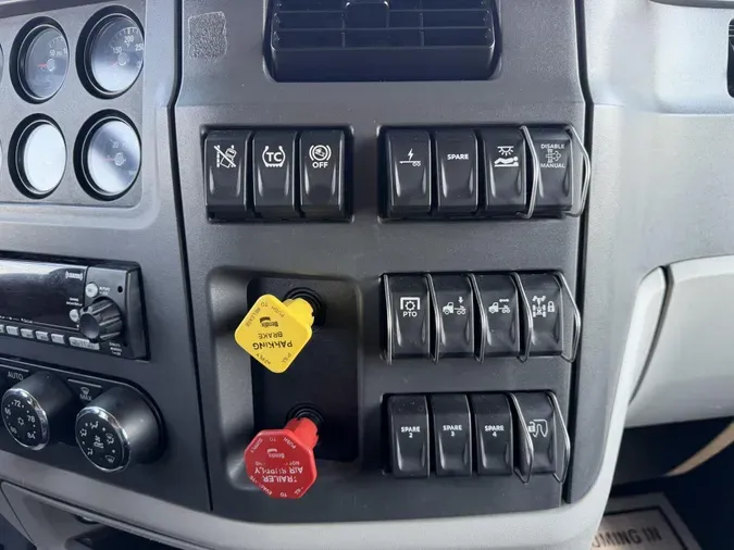 2023 Peterbilt 57939959ec384df57d8db9f5b68b9f839df